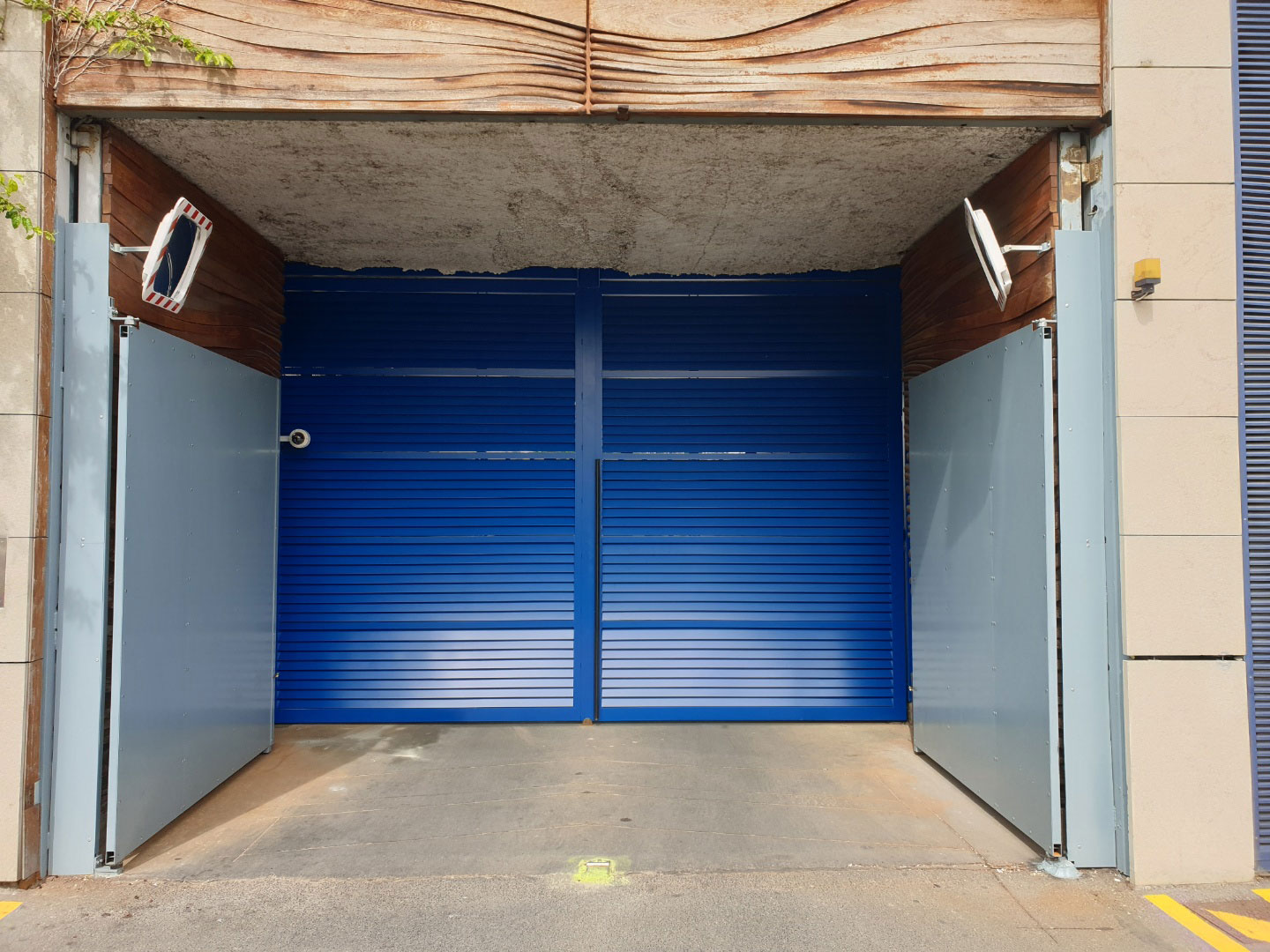 portail vantaux aluminium Sartrouville commisariat